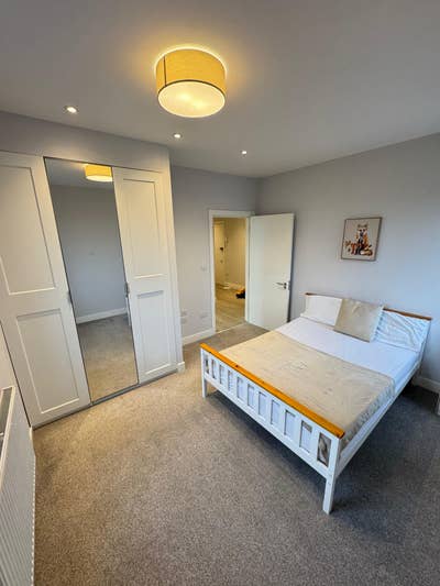 Stylish Double Room | Bills Included | Bethnal E2 Main Photo