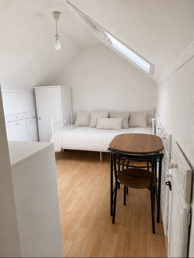 En-suite Double Loft Room-NW2– All Bills Included Main Photo
