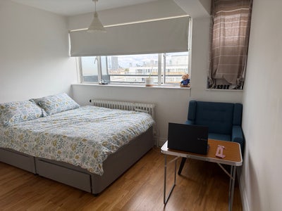 Flat in a Central Location Main Photo