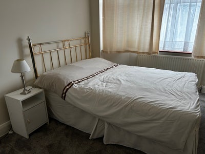 Large Room To Let In Hounslow  Main Photo