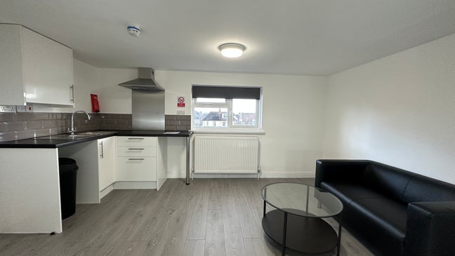 Room with en-suite, kitchen prep area Main Photo