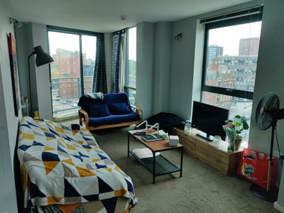 Luxury 2 bed City centre apartment with Balcony Main Photo