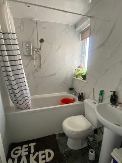Furnished Room in a 2 bedroom Flat  Main Photo
