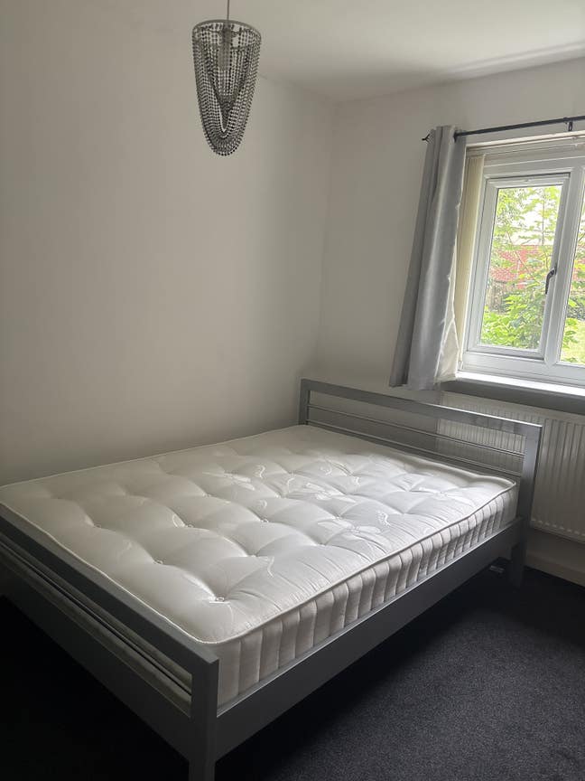Double room Suitable for working female  Main Photo