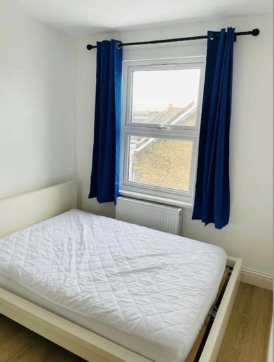 Double room furnished Upton Park for single person Main Photo