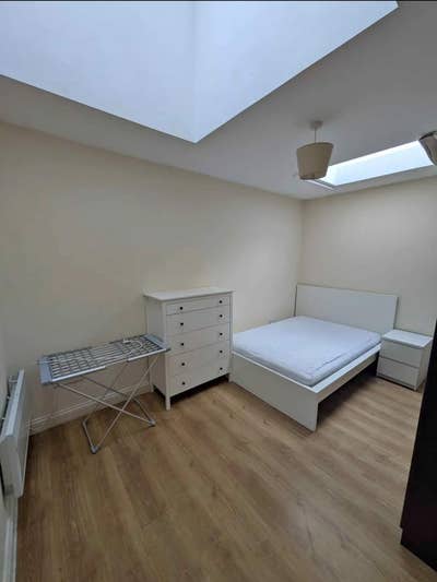 Double Bedroom To Rent In Two Bedroom bungalow  Main Photo