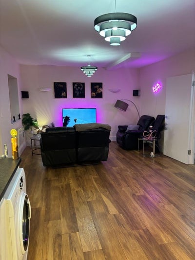 ✨ Double Room with Jacuzzi | Chingford Mount, E4 Main Photo