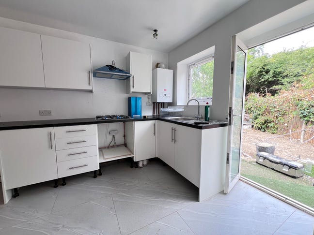 **02 Bed Flat** Hayes** Rostrevor Gardens** UB3 Main Photo