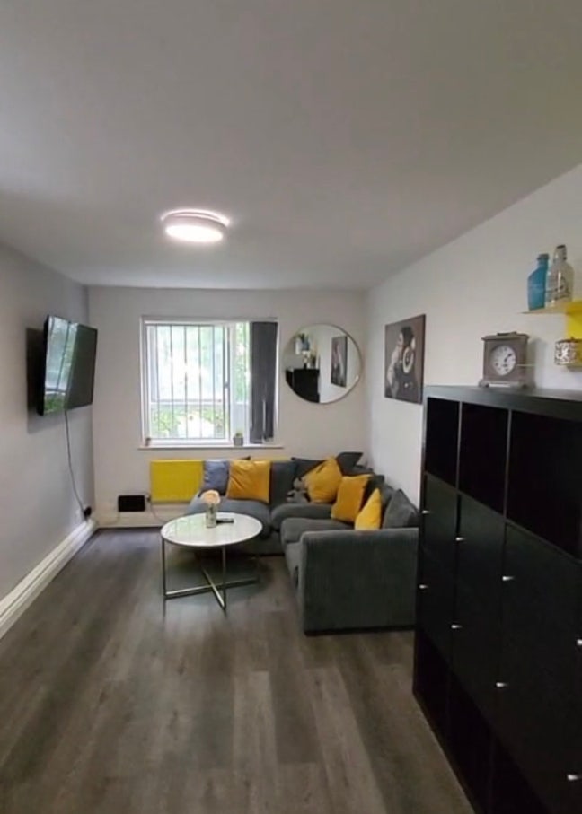 Ensuite/&pound;636 bills included, council tax included Main Photo
