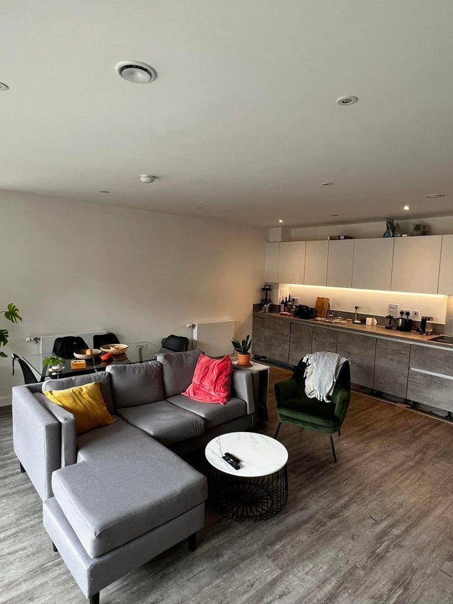 En-suite in east London  Main Photo