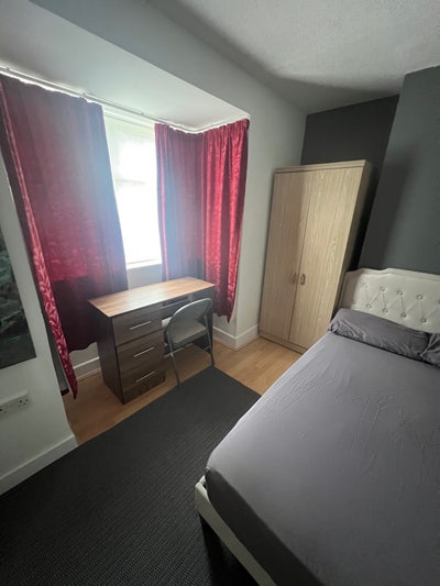 Newly set up Stylish Bedroom to rent  Main Photo