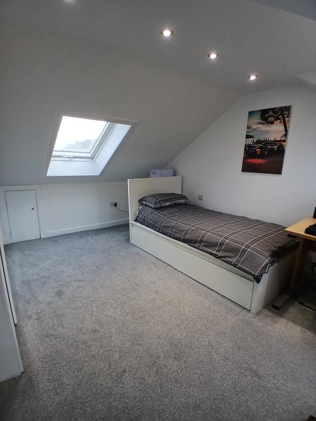 Large Ensuite Single Room (Female) Term Time Only  Main Photo
