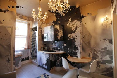 6  Studios with Ensuite Wc/Shower 1-12 Week Let Main Photo