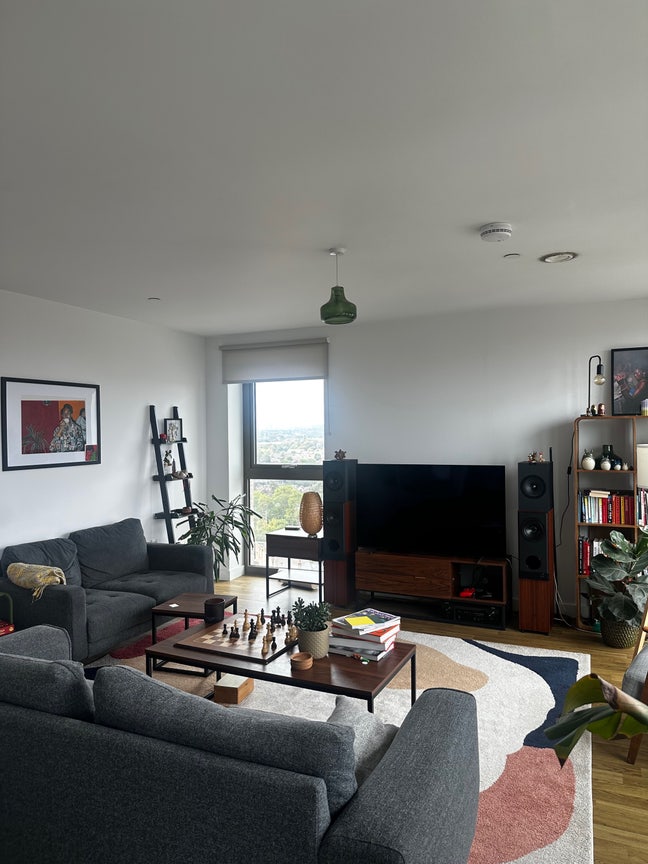 Double room in 3-bed new build flat N15 Main Photo