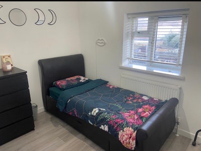Single Room Available for Rent Slough Main Photo