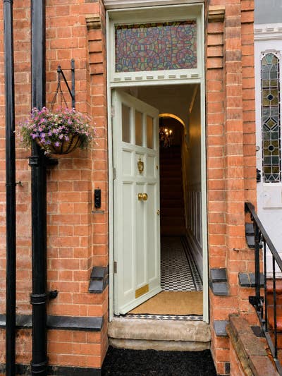 Beautiful Victorian Home | Bills Included Main Photo