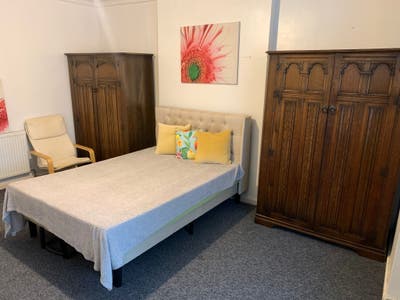 Very big, clean and bright room. Main Photo