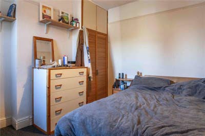 1 bedroom free for house at 6 Arlington road Main Photo