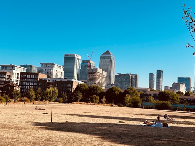 Newly Refurbished Flat near Canary Wharf/ Mile End Main Photo