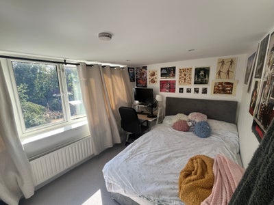 Double room in Earlsfield (SW18) Girls Preferred Main Photo