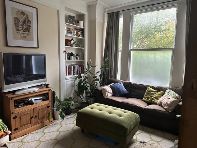Two Rooms Available in a Spacious Houseshare Main Photo