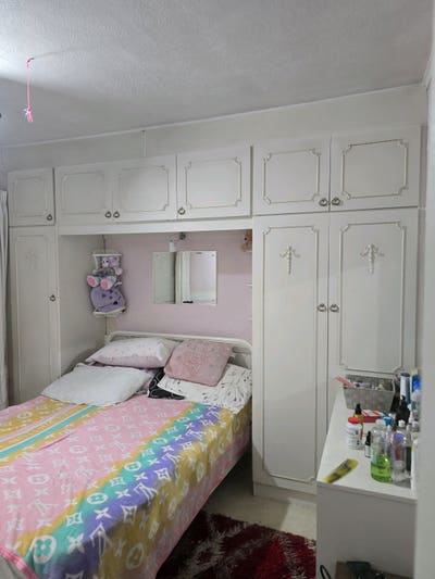 Single furnished Room Main Photo