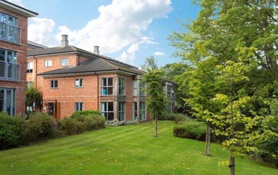 En Suite Room in a 2 Bed Flat - Amazing Location Main Photo