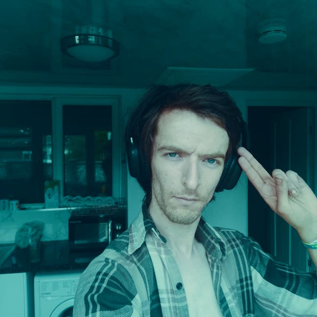 Quiet, music-loving philosophy grad seeks new home Main Photo