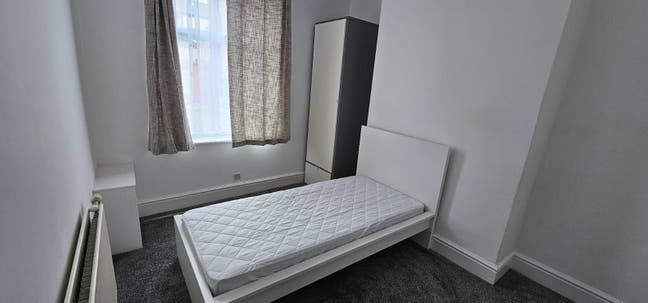 Single Room available in Cheetham Hill for Females Main Photo
