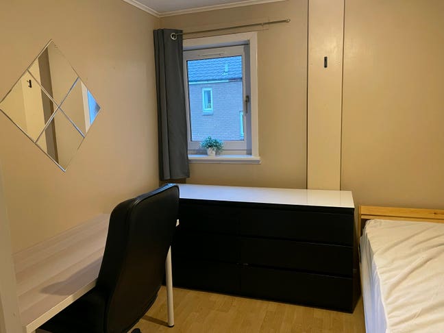 Single bedroom Main Photo