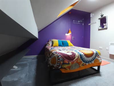 Room 6:  Modernly Furnished Room Main Photo