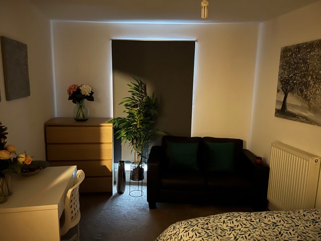 Master bedroom  Main Photo