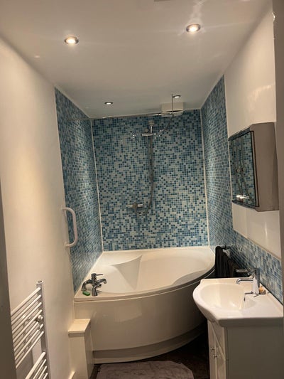 Spacious comfy 3 bedroom close to uni Main Photo