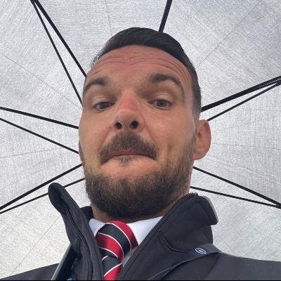 Professional Male seeks a double room Main Photo