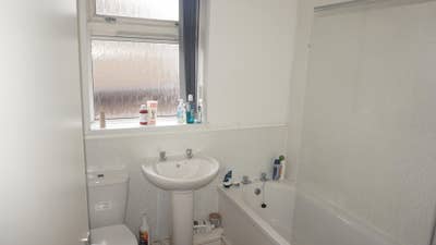  Double Room Available in Pensnett - DY5  Main Photo