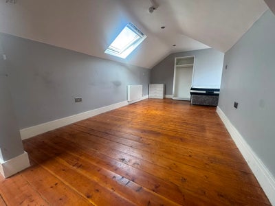 Rooms to rent Main Photo