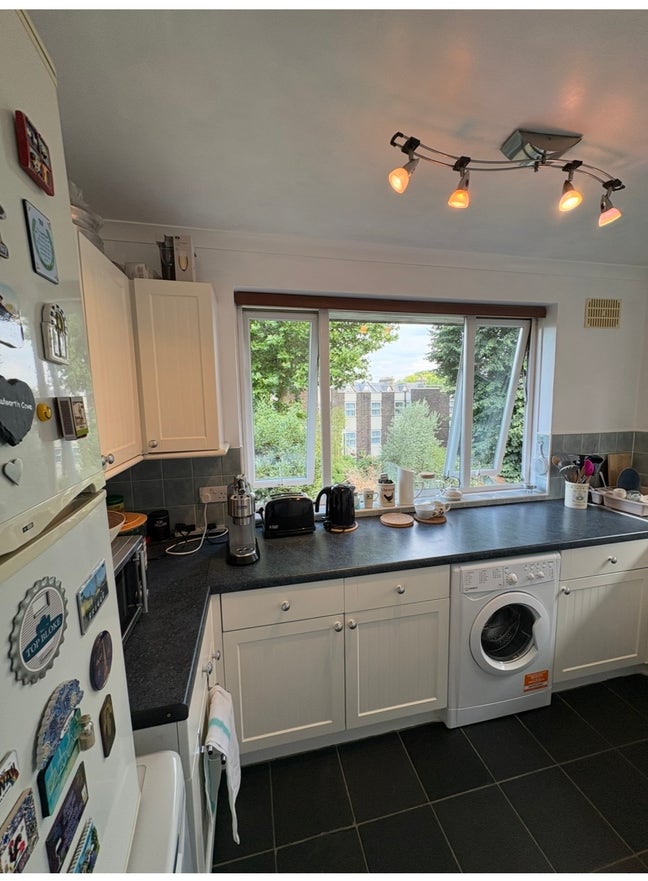 Double room to rent in Snaresbrook  Main Photo