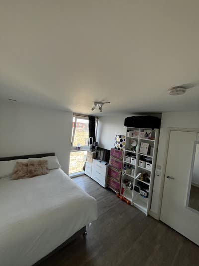 Furnished Dbl Room | Surrey Quays | Bills & Gym. Main Photo