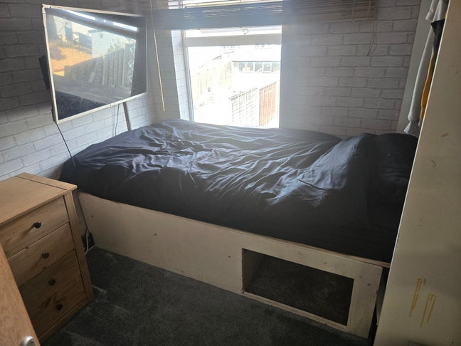 Single Room viewing on request Main Photo