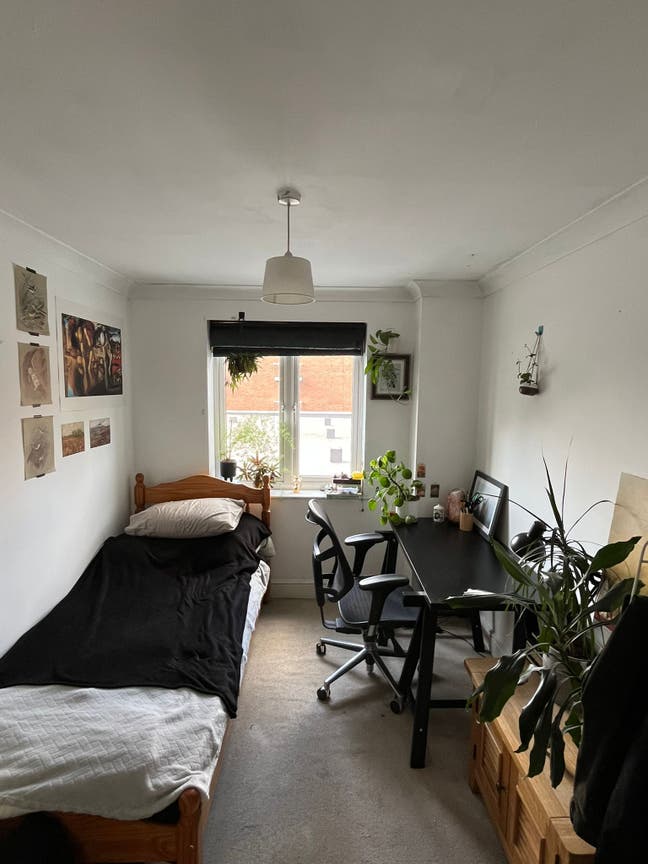 Room in 2 bed flat in Central Bracknell Main Photo