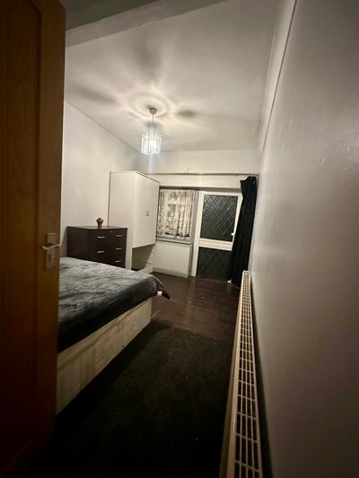 Studio Bedfont &pound;1000p/m newly furnished  Main Photo