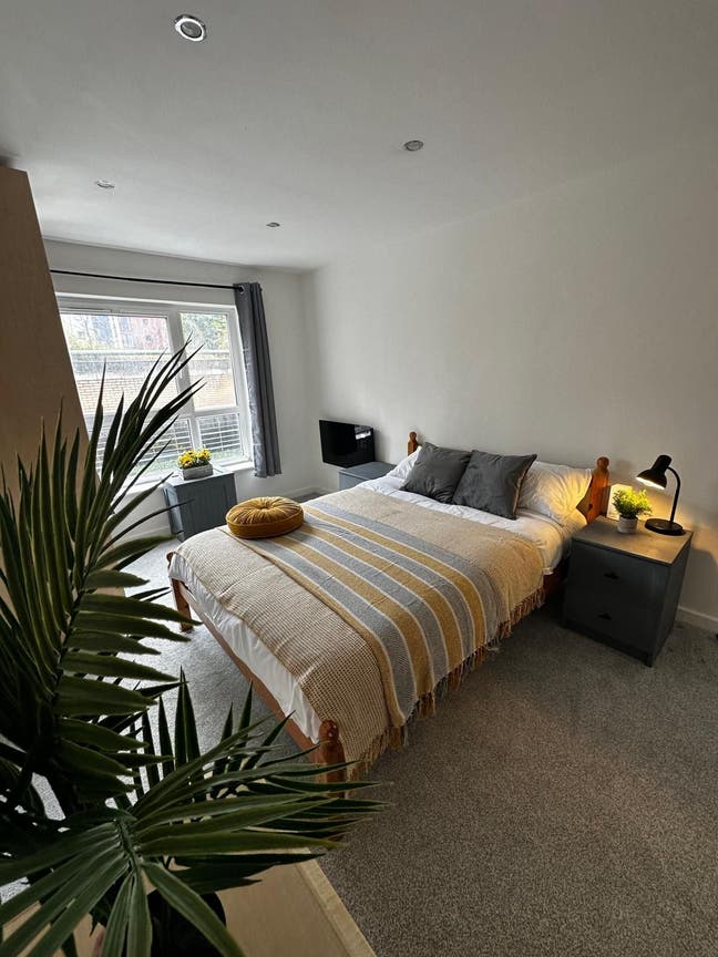 🌊 Spacious Double Room | Canary Wharf Area | Isle Main Photo