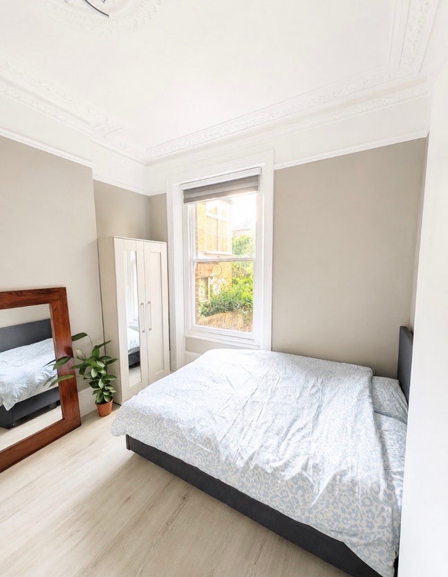 Lovely Double Room in Spacious Home All Bills inc Main Photo