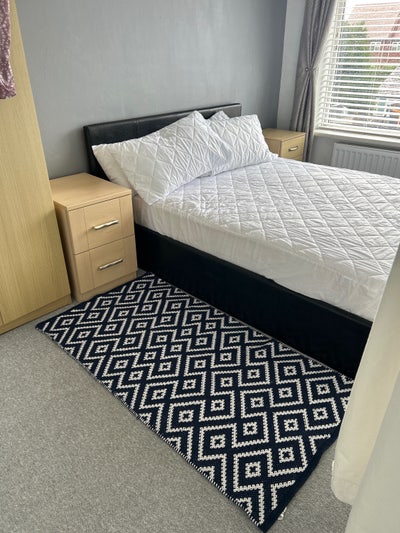Room Emsworth  Main Photo