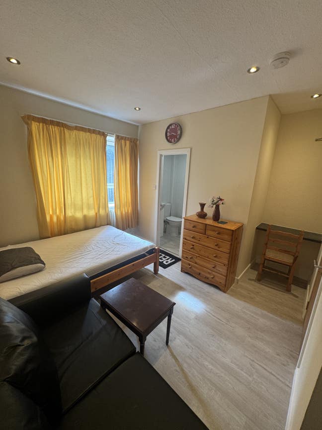 3 Rooms Opposite Aberdeen Uni Library AB243YY Main Photo