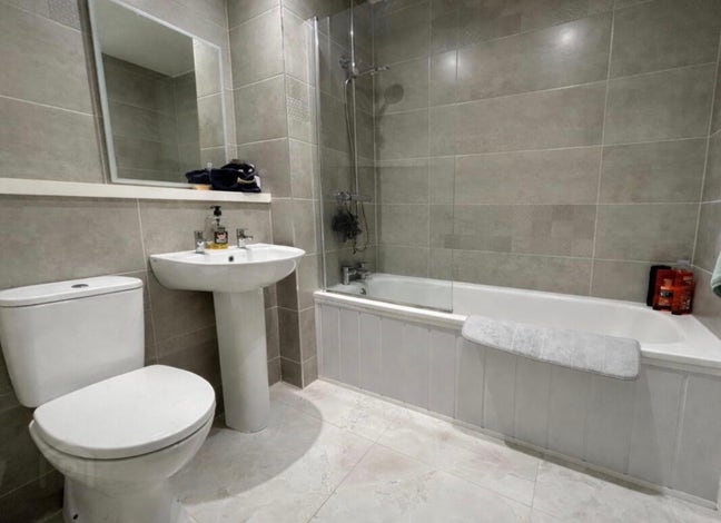 Room to rent 2 beds and 2 baths  Main Photo