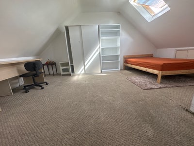 Large en-suite double room-Hounslow West-&pound;800-900 Main Photo