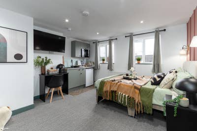 Brand New Rooms - Ensuite & Studio - Half Price Main Photo