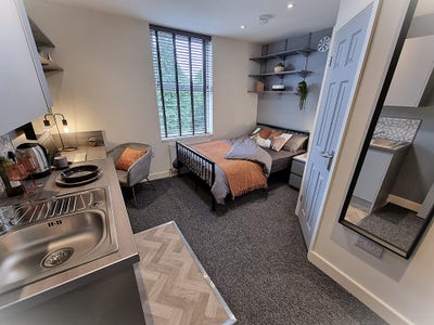 Avail Sept 2026  Bills Inc Studio Lincoln LN1  Main Photo