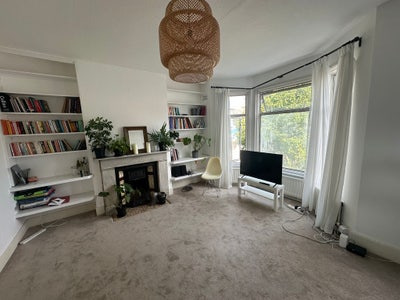 Lovely double room in Kensal Green Main Photo
